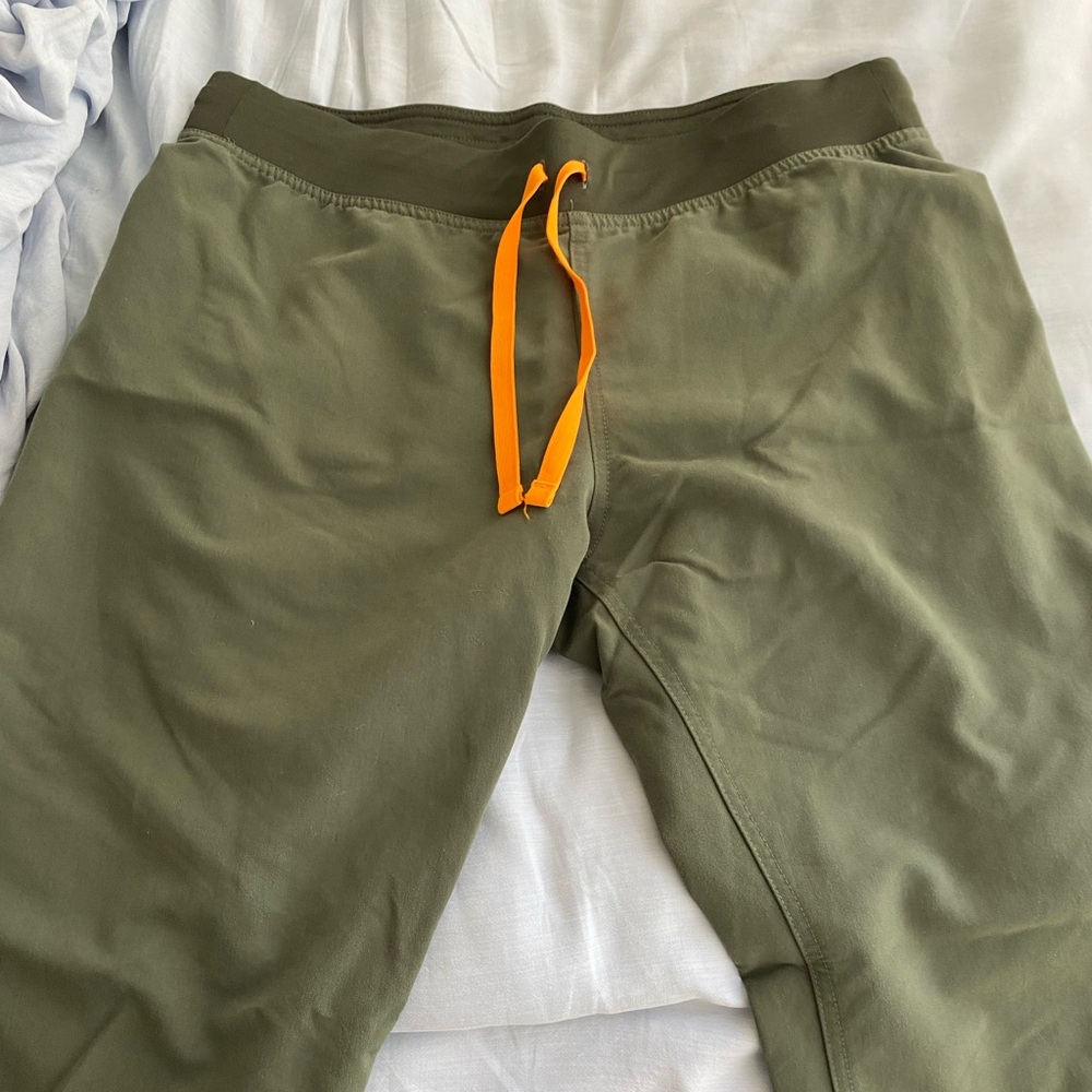 Figs Livingston scrub pant medium petite moss